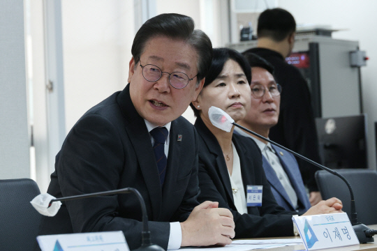 이재명 더불어민주당 대표. 사진은 지난 22일 서울 영등포구 더불어민주당 당사에서 열린 더불어민주당 원외지역위원장·당대표 간담회에서 인사말을 하는 모습. 연합뉴스.